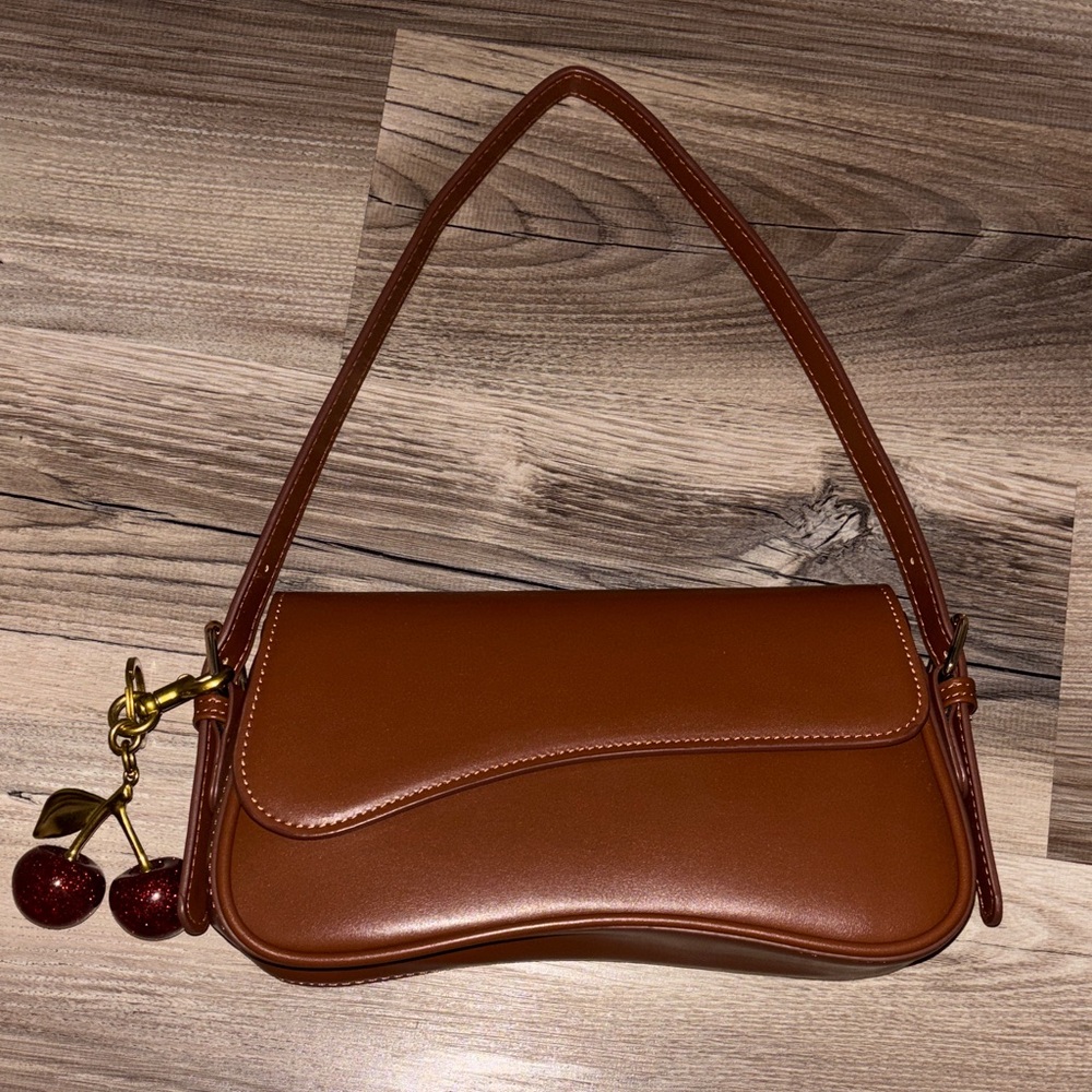 brown leather shoulder bag!!